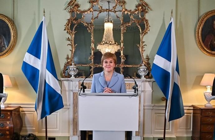 ESCOCIA PEDIRÍA UNIRSE A LA OTAN EN CASO DE INDEPENDIZARSE DE REINO UNIDO