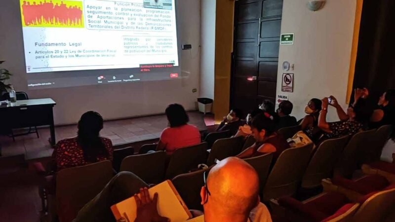 CAPACITA ORFIS A COMITÉS DE CONTRALORÍA SOCIAL