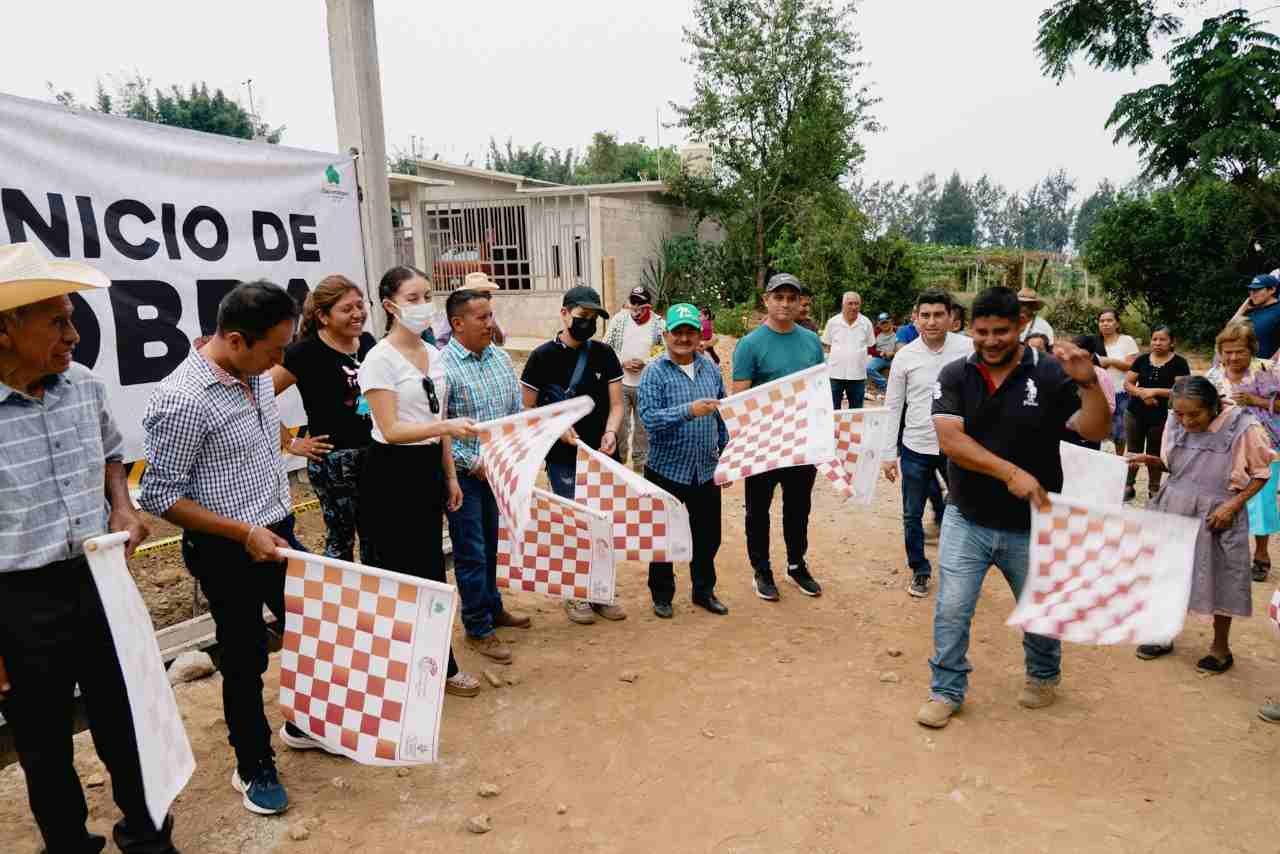 INICIA PAVIMENTACIÓN DE CALLES EN TOZONGO