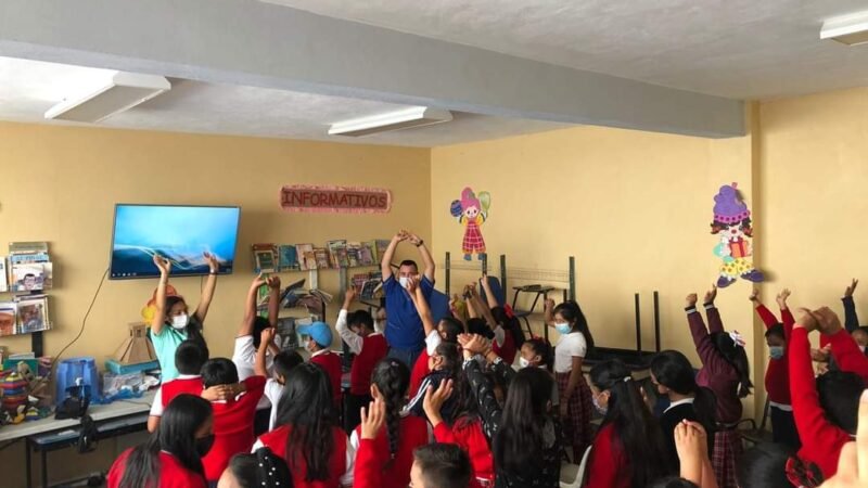 RECIBEN ESTUDIANTES PLÁTICAS SOBRE PREVENCIÓN DEL DELITO Y ACOSO ESCOLAR POR AUTORIDADES MUNICIPALES