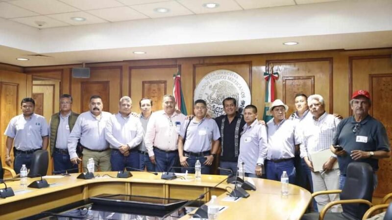 LEVANTA SERGIO GUTIÉRREZ LUNA PLANTÓN DE TRABAJADORES DEL INGENIO EL POTRERO
