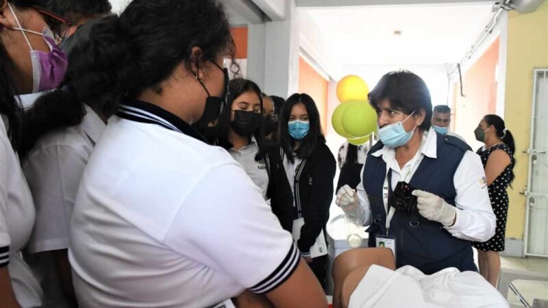 REALIZAN FERIA DE LA SALUD PARA ESTUDIANTES DE SECUNDARIA