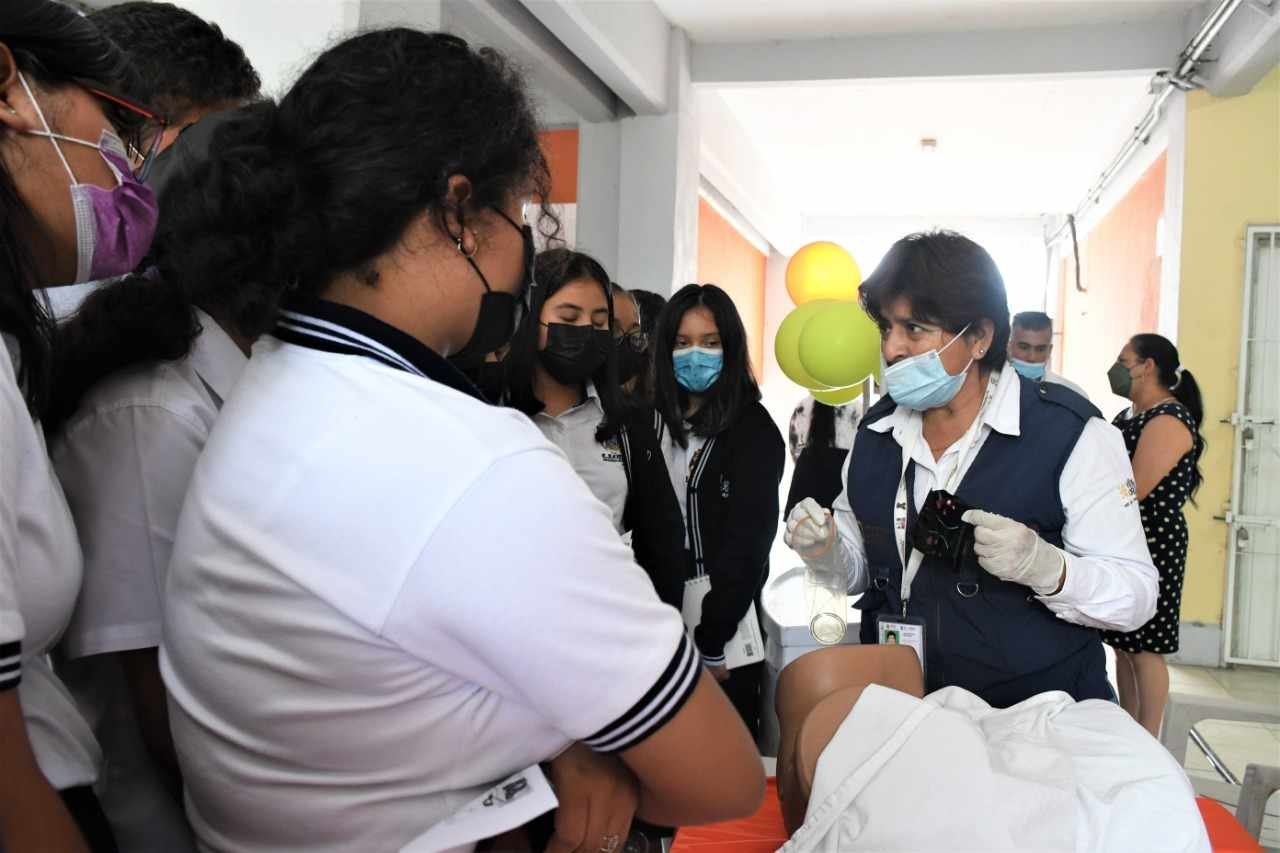 REALIZAN FERIA DE LA SALUD PARA ESTUDIANTES DE SECUNDARIA