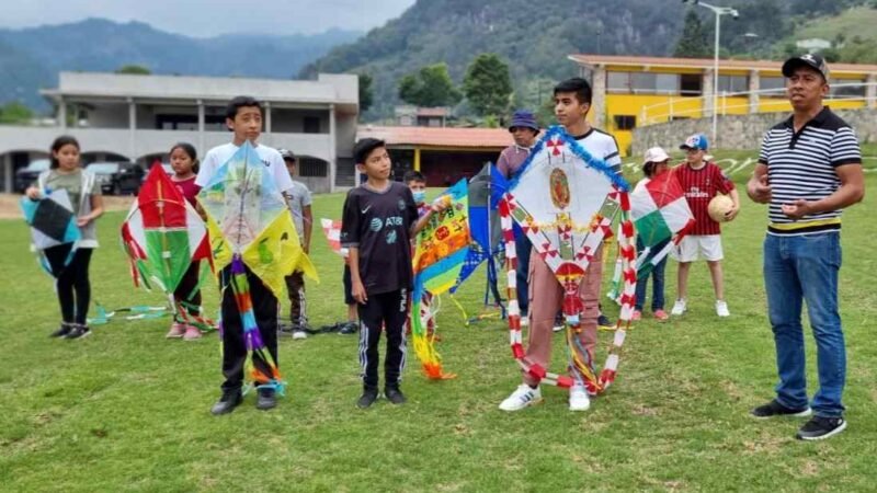 UN ÉXITO FESTIVAL DEL PAPALOTE EN ALPATLÁHUAC