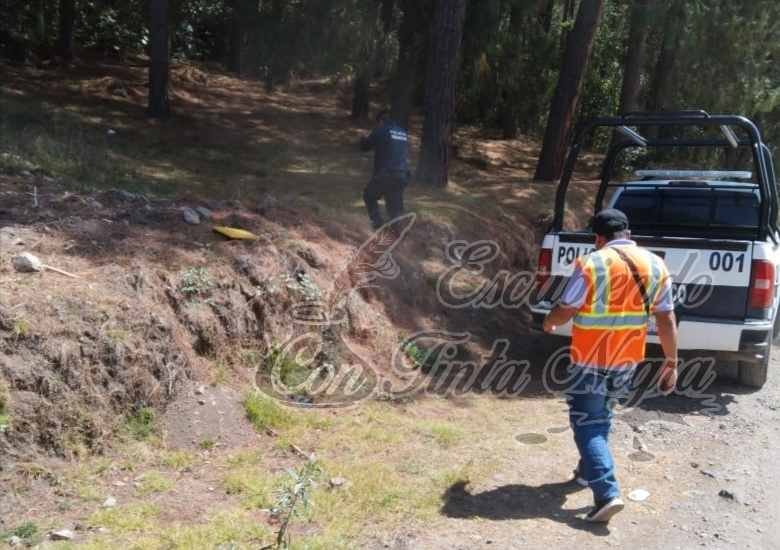 COBRADOR DE BANCO AZTECA SE SALE DE LA CARRETERA