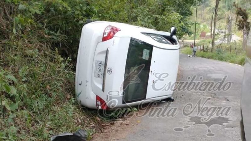 VUELCA AUTO EN EL CERRITO