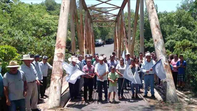 INICIA REHABILITACIÓN DEL PUENTE CAÍDO