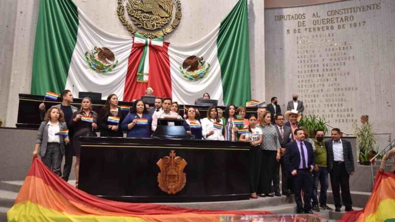 APRUEBAN MATRIMONIO ENTRE PERSONAS DEL MISMO SEXO