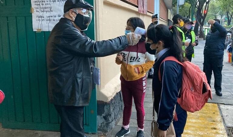 JUEZ ORDENA A SEP Y SSA PROVEER INSUMOS CONTRA COVID-19 A ESCUELAS DE MÉXICO
