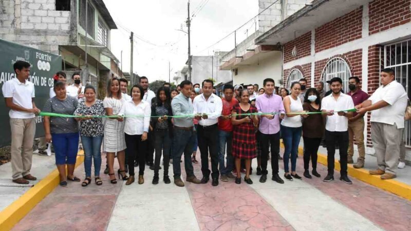 ENTREGA GERARDO ROSALES VICTORIA UNA CALLE MÁS EN LA COLONIA SAN JOSÉ