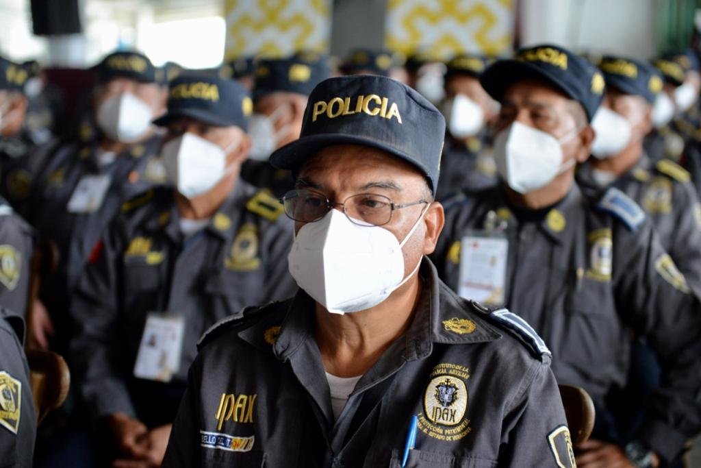 ENTREGAN BONO A POLICÍAS DEL IPAX