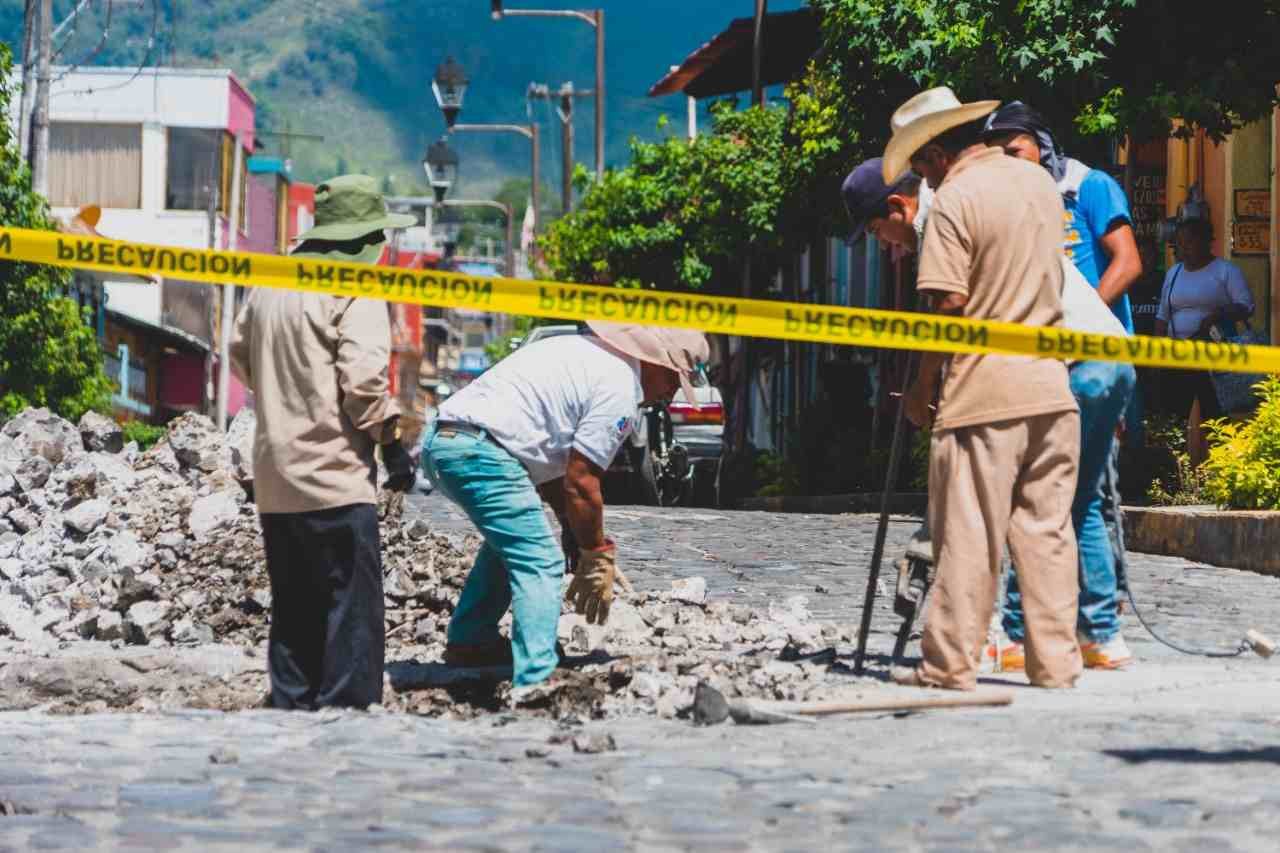 REPARAN CALLES DE COSCOMATEPEC
