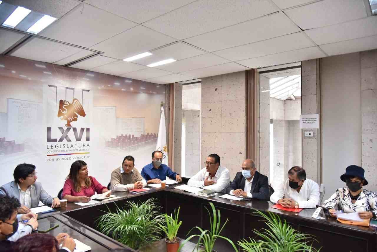 RESPALDA DIPUTADA REGULARIZACIÓN DE PREDIOS ESCOLARES DE EMILIANO ZAPATA