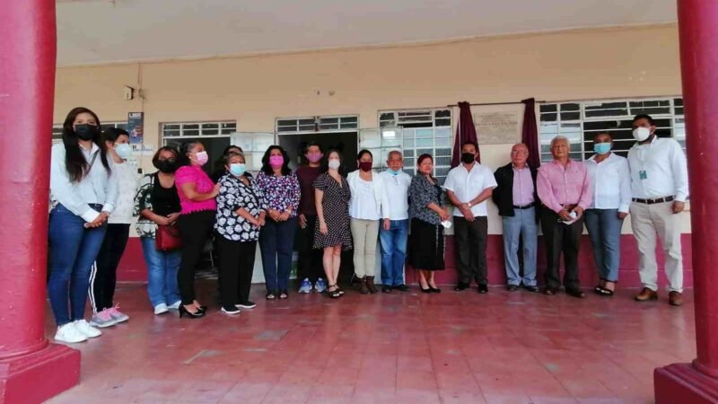 PARTICIPA ALCALDE EN DEVELACIÓN DE PLACA DE FUNDADORA DE ESCUELA FRANCISCO I MADERO