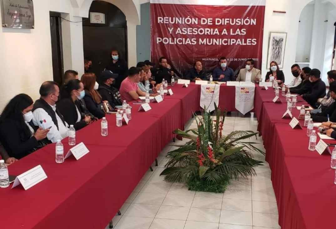 POLICÍAS DE HUATUSCO, A CAPACITACIÓN