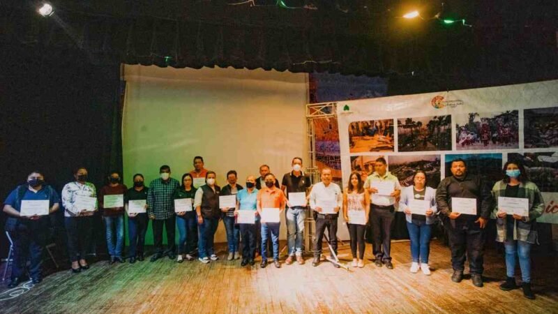 CAPACITAN A PRESTADORES DE SERVICIOS