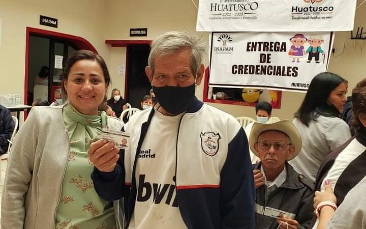 ENTREGA DIF DE HUATUSCO TARJETAS DE INAPAM