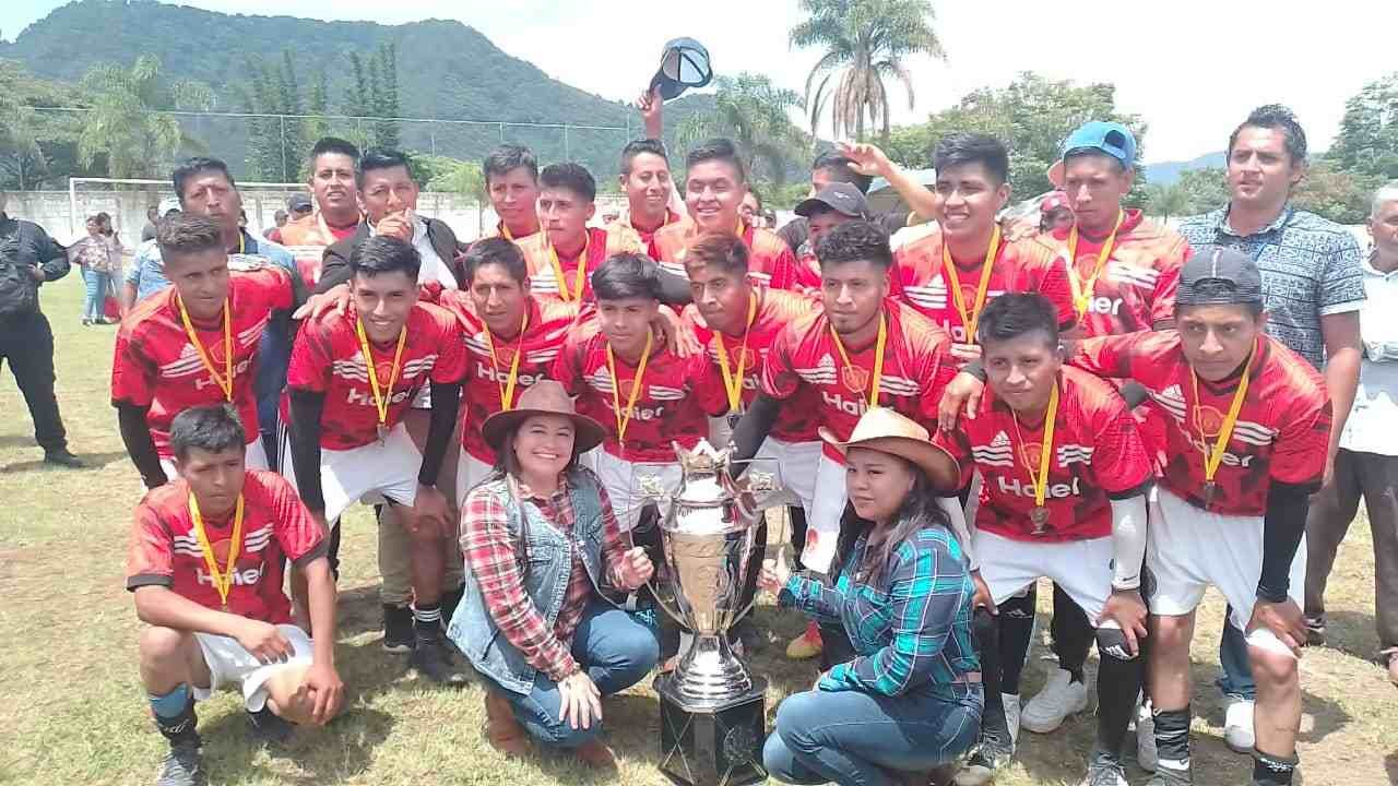 DEPORTIVO ÁLVARO, CAMPEÓN