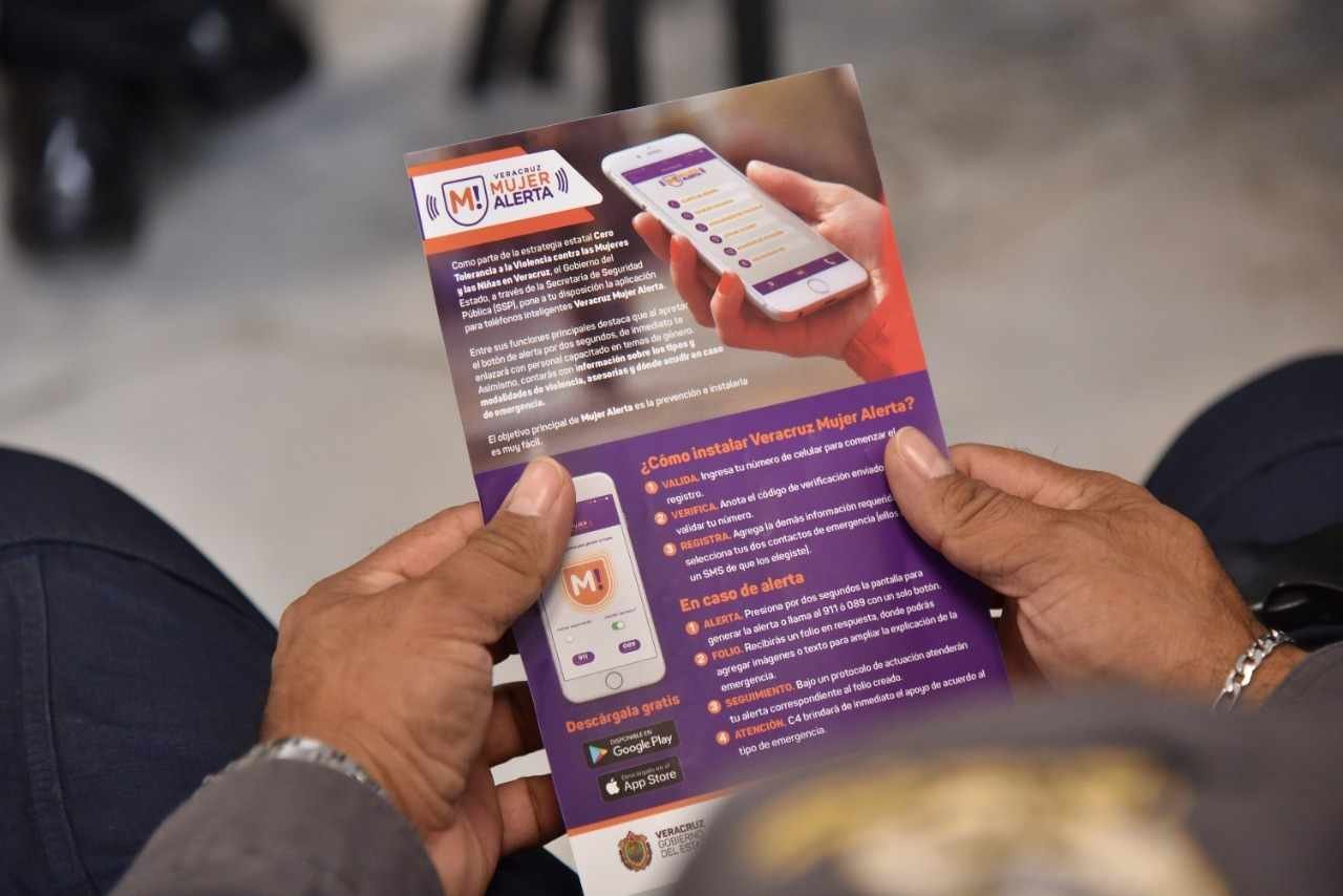 IMPARTEN PLÁTICA SOBRE PREVENCIÓN DE VIOLENCIA Y USO DE LA APP MUJER ALERTA