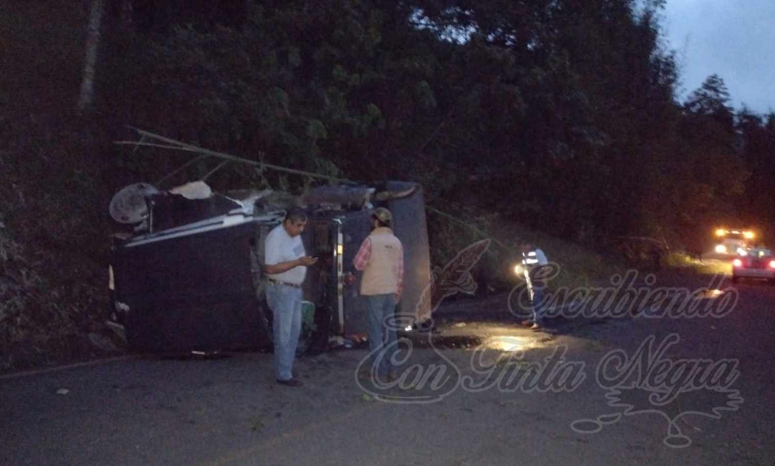 VUELCA TRÁILER EN LA ERMITA