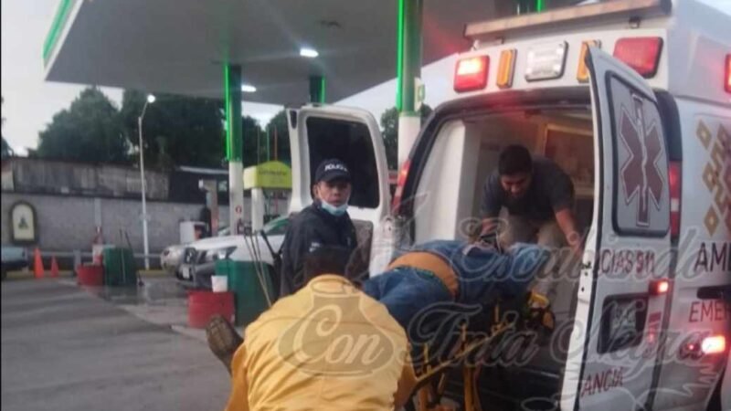 EMBISTE CAMIÓN DE VOLTEO A MOTOCICLISTA