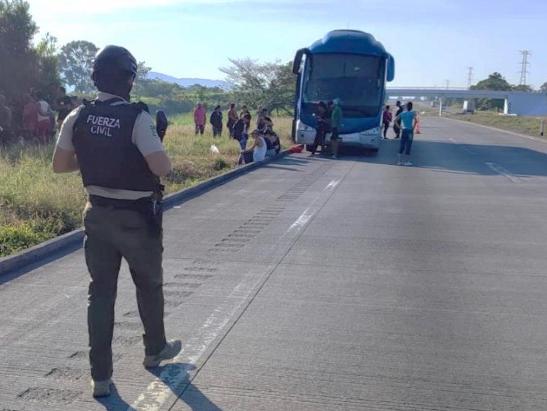 DETIENEN A 50 INDOCUMENTADOS