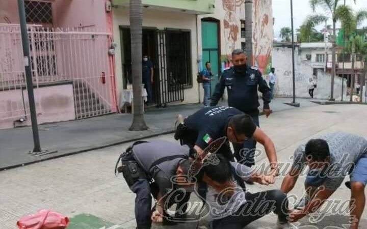 DETIENEN A ESTUDIANTE POR AGREDIR A SU NOVIA