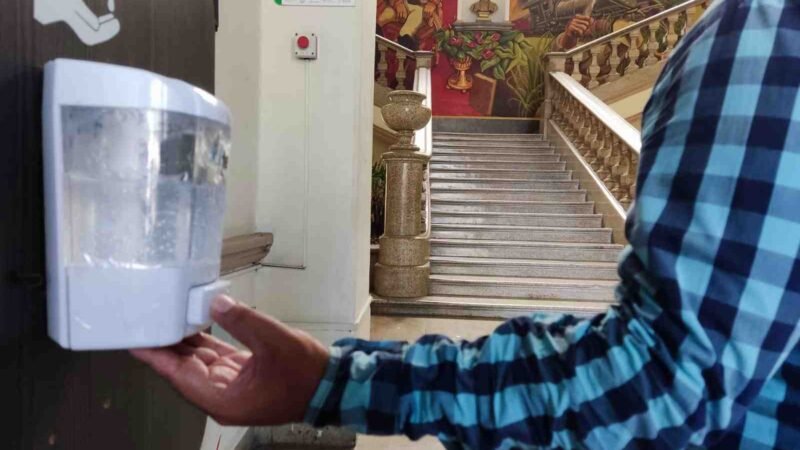 REFUERZA AYUNTAMIENTO DE CÓRDOBA FILTROS SANITARIOS ANTE COVID-19