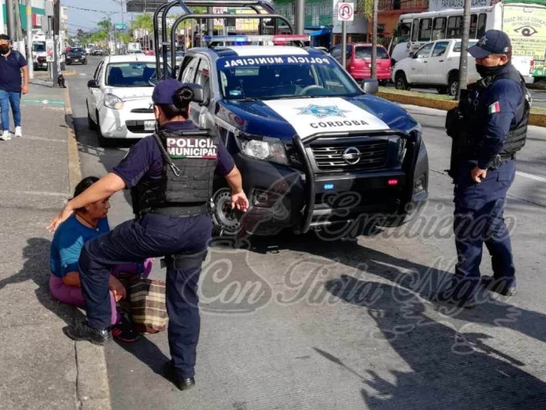 TIRA OPERADOR DE TERRANOVA A MUJER