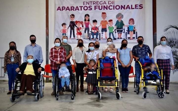 ENTREGAN APARATOS FUNCIONALES EN CHOCAMÁN