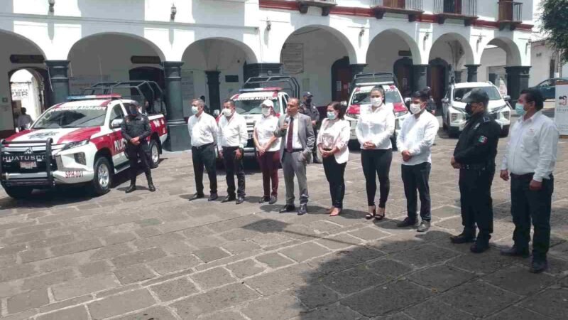 ENTREGA ALCALDE 3 NUEVAS PATRULLAS A LA POLICÍA