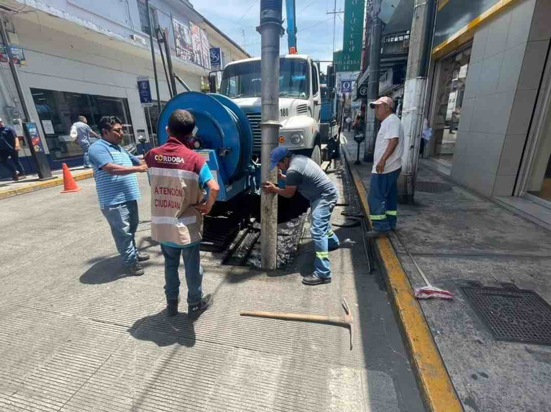 REFUERZAN DESAZOLVE EN DRENAJES Y ALCANTARILLAS PARA EVITAR INUNDACIONES