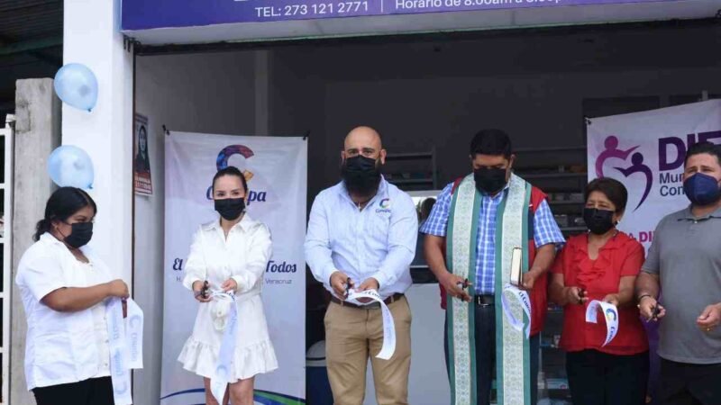 INAUGURA GABRIEL LAGUNES FARMACIA MUNICIPAL EN COMAPA