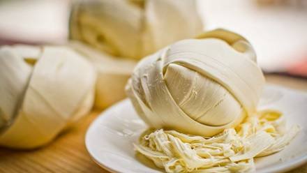 PROFECO HALLA HONGOS Y PARÁSITOS EN MARCAS DE QUESO OAXACA