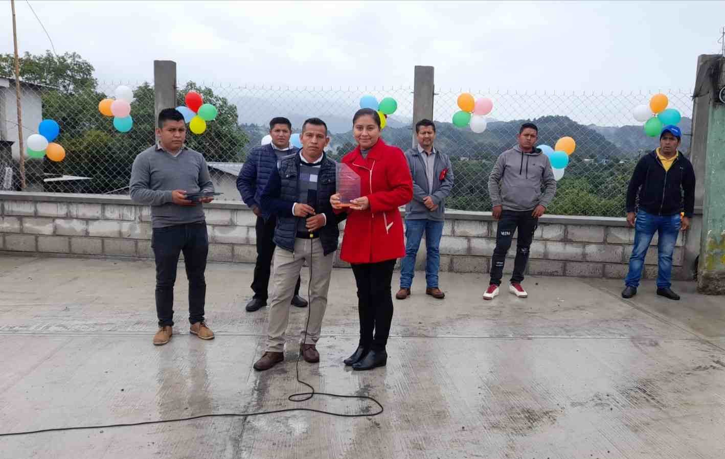 INAUGURA ALCALDESA DE CALCAHUALCO OBRA EN AHUIHUIXTLA