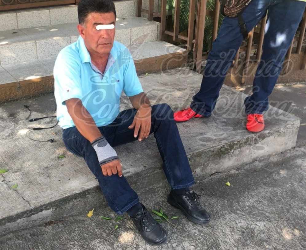VECINOS FRUSTRAN ASALTO; DETIENEN A DOS