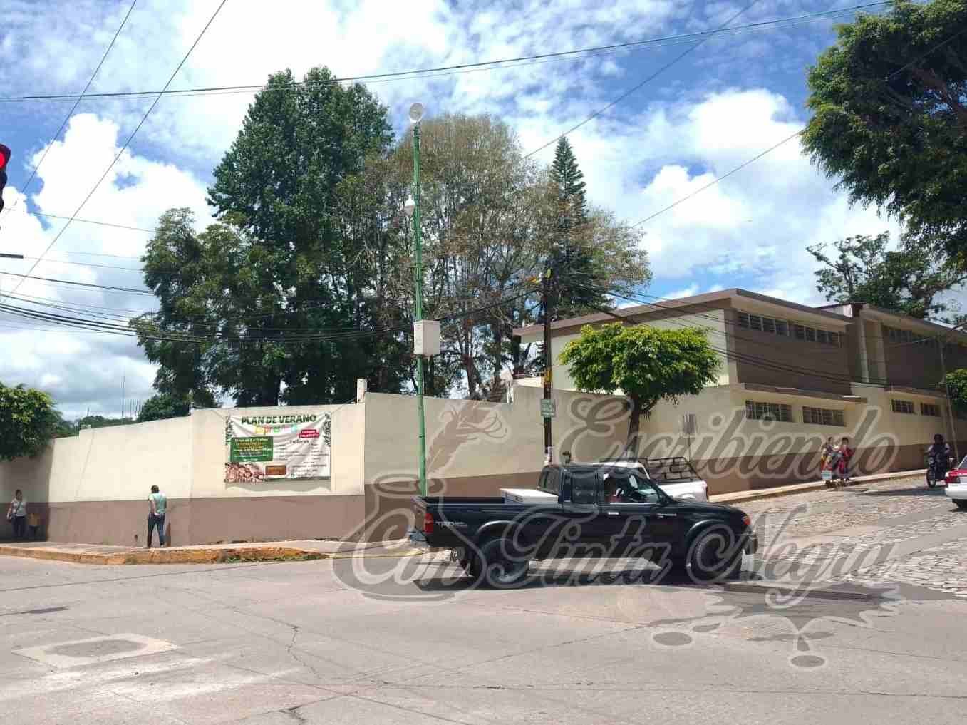 DENUNCIAN COBROS EXCESIVOS EN SECUNDARIA DARÍO MÉNDEZ