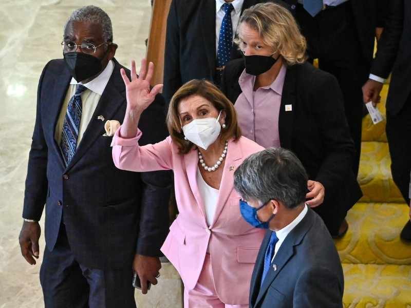 CHINA CONDENA VISITA DE PELOSI A TAIWÁN Y PROMETE RESPUESTA MILITAR