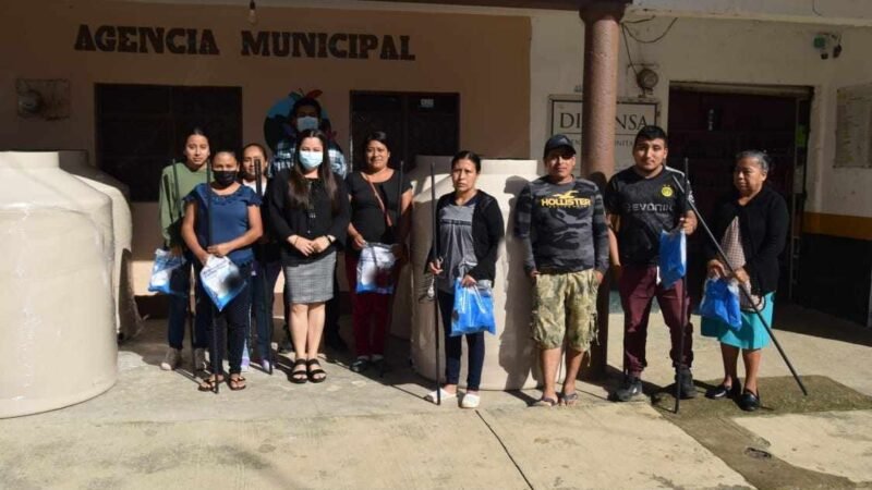 ENTREGAN EN IXHUATLÁN DEL CAFÉ TINACOS SUBSIDIADOS