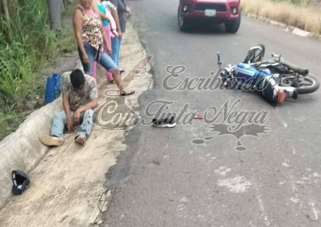 DERRAPA MOTOCICLISTA EN BOCA DEL MONTE