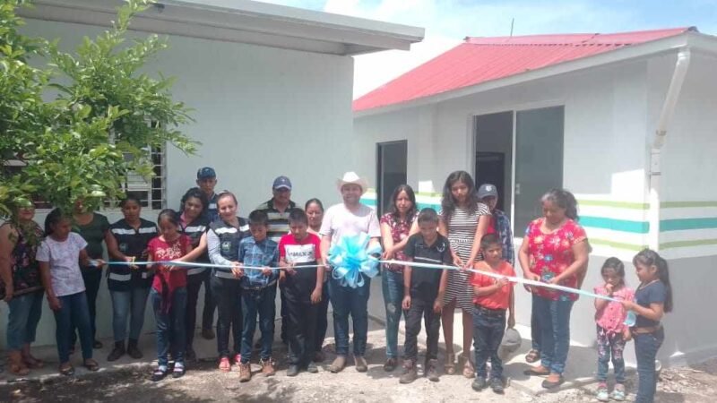 INAUGURA RAFAEL LÓPEZ COMEDOR EN EL CONSUELO