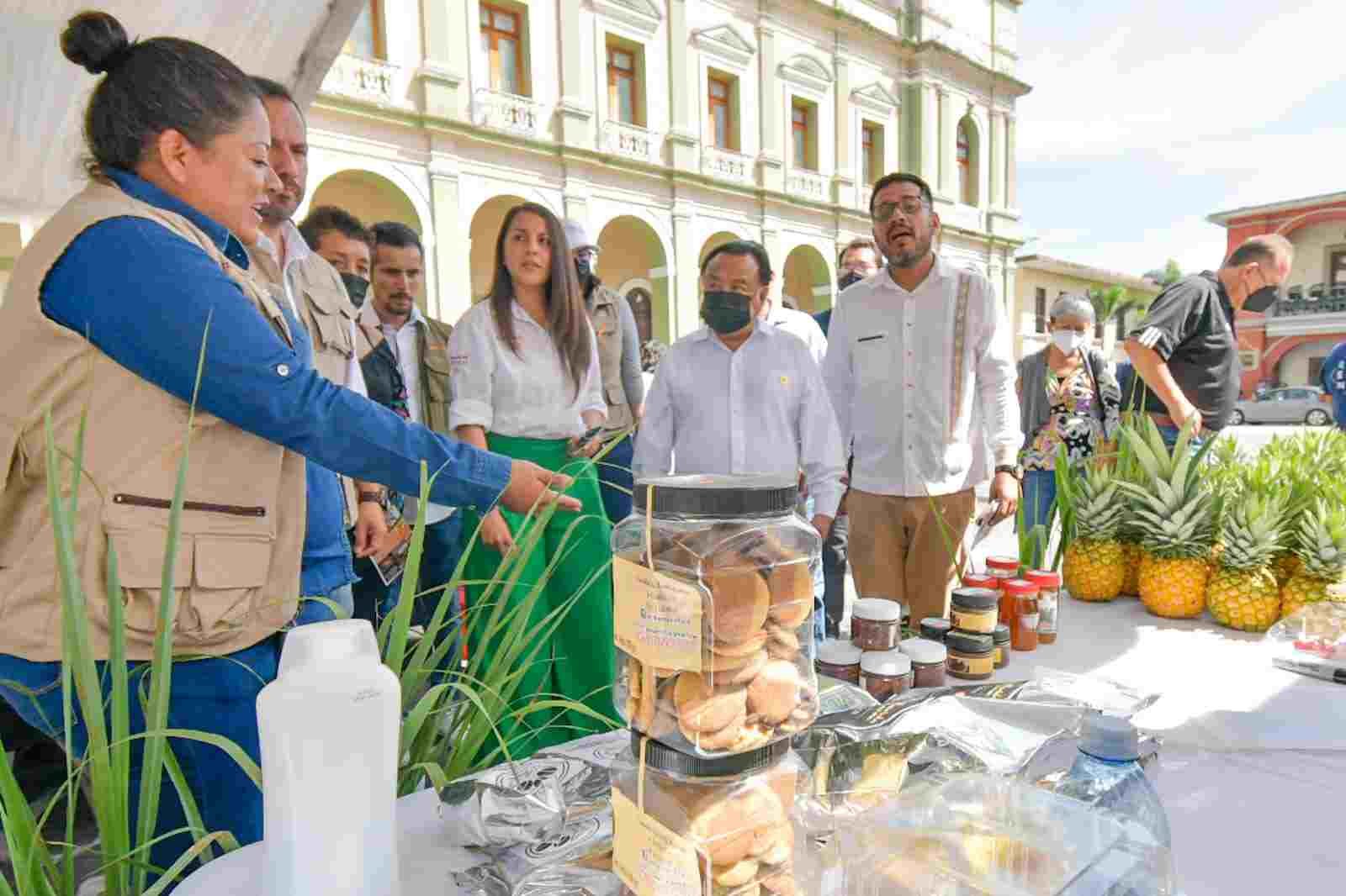 INAUGURAN PRIMER “FERIA DE TANDAS PARA EL BIENESTAR” EN CÓRDOBA