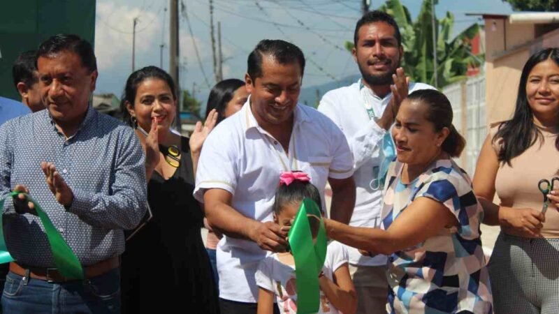 CUMPLE PRESIDENTE MUNICIPAL CON OTRA PAVIMENTACIÓN MÁS EN LA COLONIA SAN JOSÉ