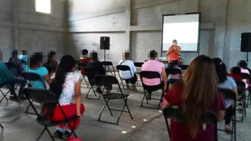 TRABAJAN EN IXHUATLÁN EN ATENCIÓN A MUJERES