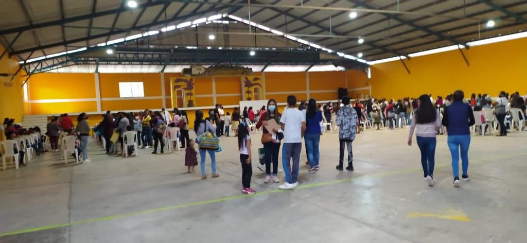 VACUNAN A NIÑOS DE ALPATLÁHUAC CONTRA EL CORONAVIRUS