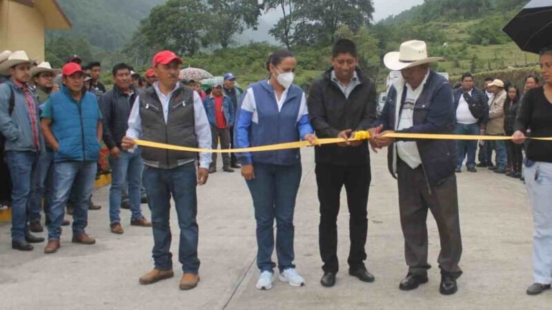 INAUGURA LEONEL SÁNCHEZ CARRETERA A MALACATEPEC
