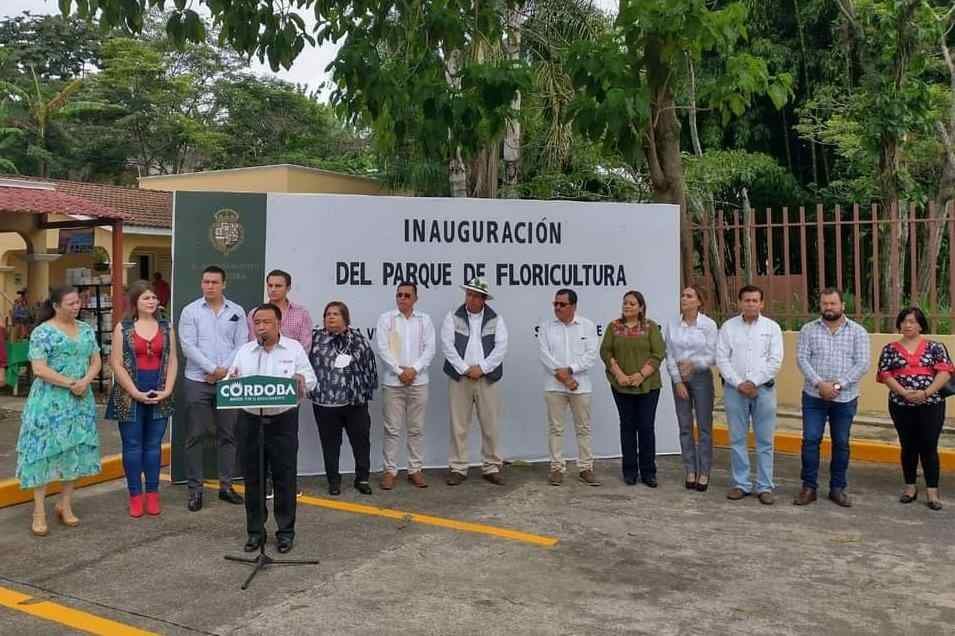 INAUGURA JUAN MARTÍNEZ PARQUE DE FLORICULTURA