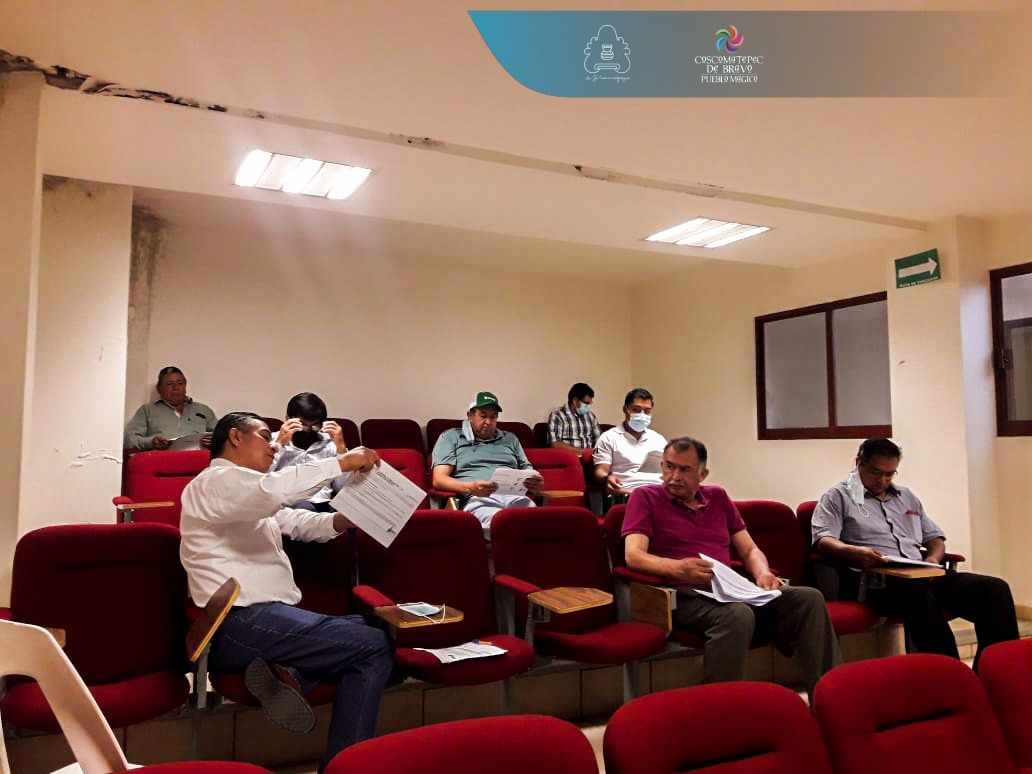 VAN TRAS CENTRAL DE ABASTOS PARA COSCOMATEPEC