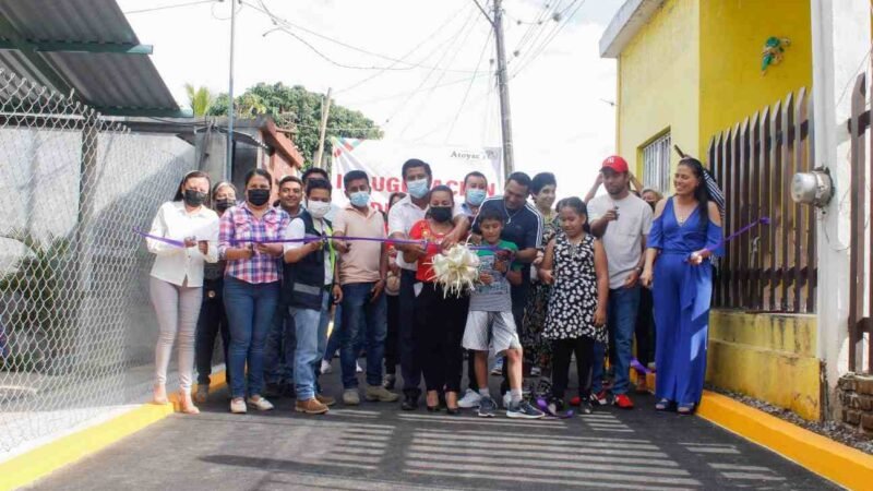 INAUGURA CARLOS VENTURA OBRA DE PAVIMENTACIÓN; VECINOS  DEJARÁN DE INUNDARSE