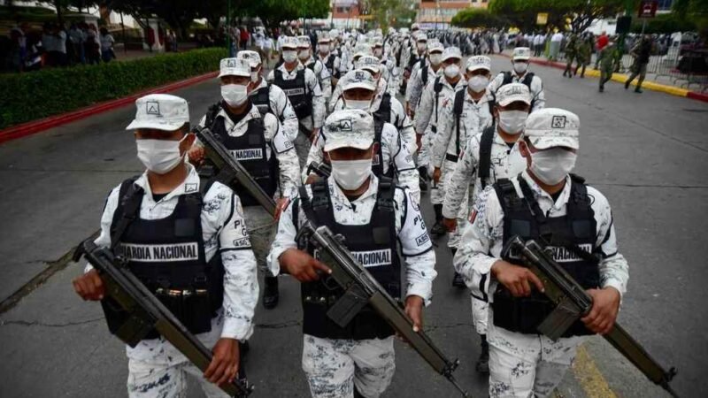 LÓPEZ OBRADOR PLANTEA CONSULTA POPULAR PARA MANTENER A FUERZAS ARMADAS EN LAS CALLES